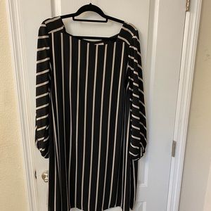 COPY - Back and white Loft Aline Shift dress